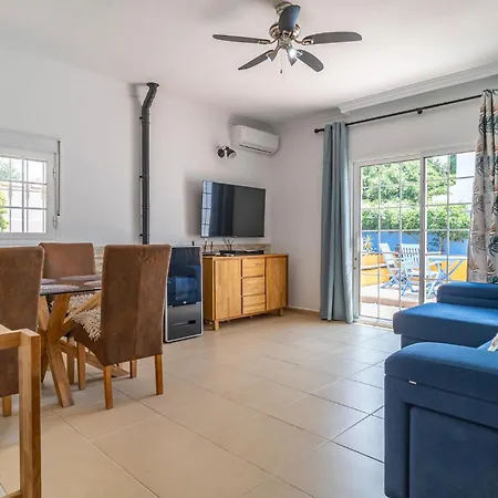 In Chiclana De La Fronter With Kitchen Holiday home